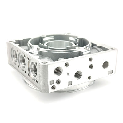 High Precision Hydraulic Block with Burr Cleaned Surface Finish and RoHS Certification